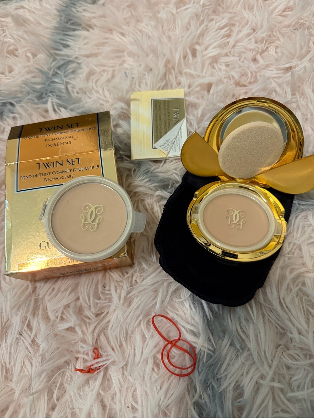 Guerlain Twin Set Compact Powder - light beige
